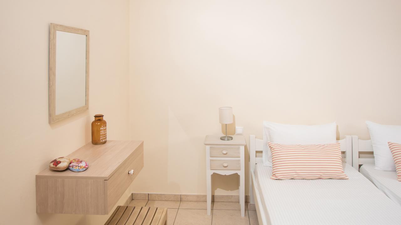 Laconia Domus - *